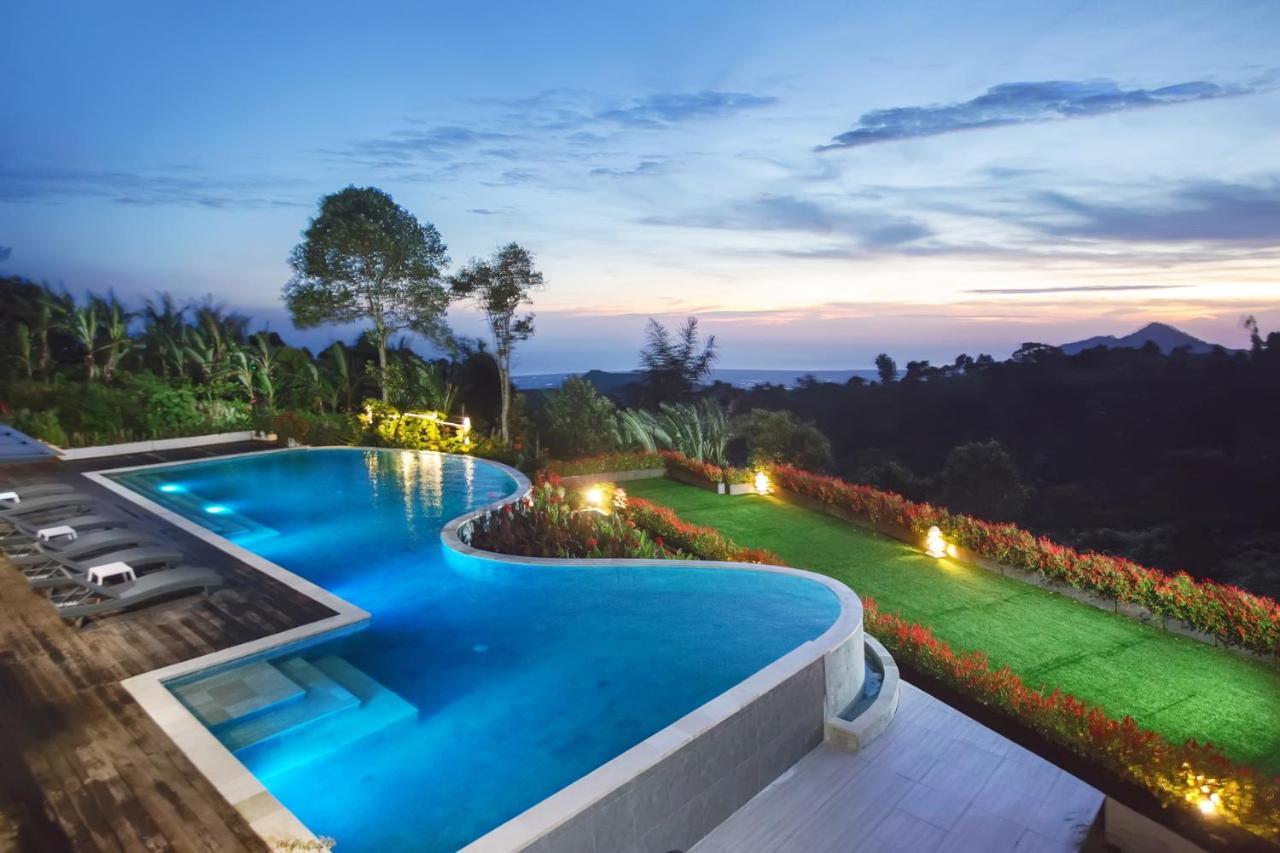 Giriwood Hotel & Villa Munduk Exterior foto